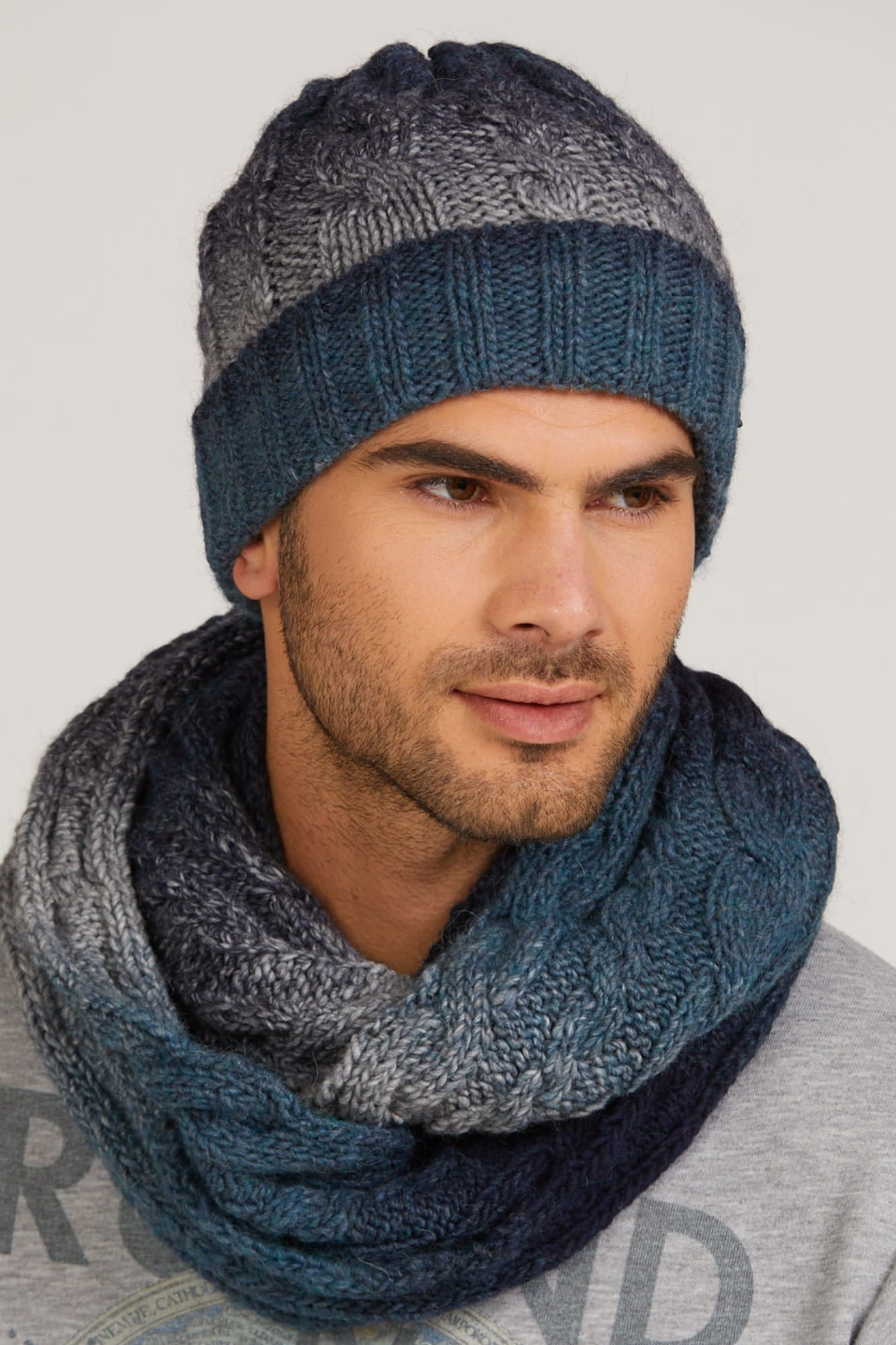 Čepice, Model: Rosario, Barva: džínová, Složení materiálu: 55% Poliakryl; 25% Vlna; 20% Alpaka, Velikost: Univerzální (54-62) (Čepice, fotografie 4)