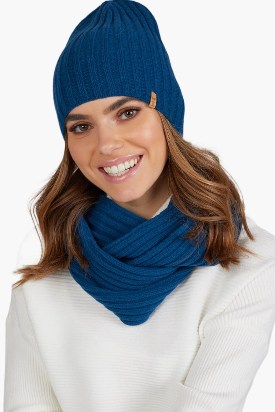 Čepice, Model: Perla, Barva: tyrkysová, Složení materiálu: 90% Vlna; 10% Polyamid, Velikost: Univerzální (54-60) (Čepice, fotografie 2)