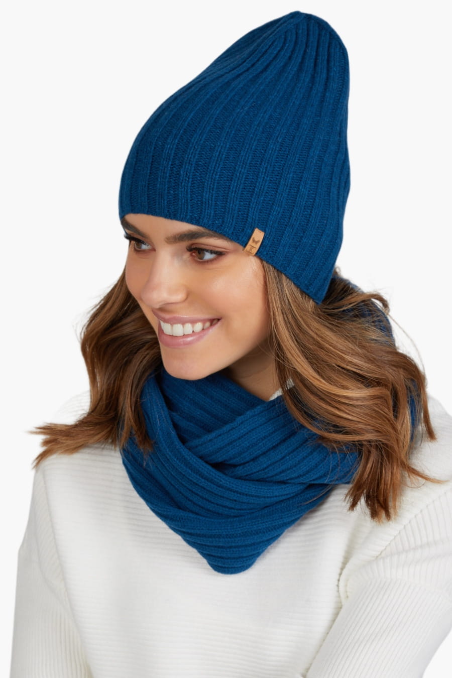 Čepice, Model: Perla, Barva: tyrkysová, Složení materiálu: 90% Vlna; 10% Polyamid, Velikost: Univerzální (54-60) (Čepice, fotografie 3)