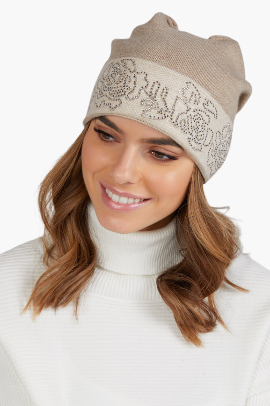 Czapka Damska, Model: Liliana_Kokarda, Kolor: ciemny beżowy, Skład materiału: 55% Akryl; 30% Wełna; 15% Poliamid, Rozmiar: Uniwersalny (54-60) (Czapka Damska, zdjęcie 3)