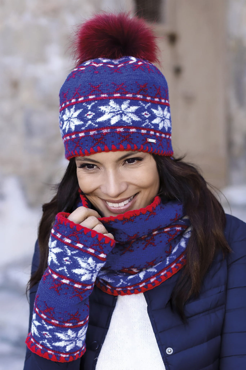 Komplet (Czapka + Komin), Model: Annapolis Komplet ( Czapka+ Komin), Kolor: niebieski, Skład materiału: 52% Wełna; 25% Poliester; 23% Akryl, Przeznaczenie: Jesień/Zima, Wymiary(długość/szerokość): 35cm/36cm (Komplet (Czapka + Komin), zdjęcie 4)