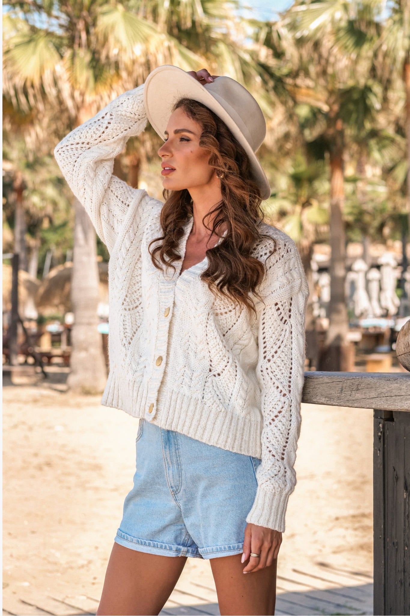 Kardigan Damski, Model: Karmen, Kolor: ekru, Skład materiału: 58% Akryl; 30% Wełna; 10% Alpaka; 2% Lurex