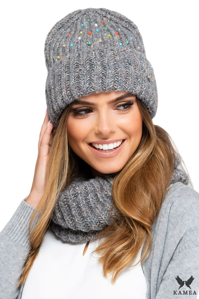 Čepice, Model: Gijon, Barva: šedá, Složení materiálu: 26% Poliakryl; 24% Vlna; 16% Polyamid; 15% Polyester; 9% Bavlna; 7% Hedvábí; 3% Viskóza, Velikost: Univerzální (54-60)