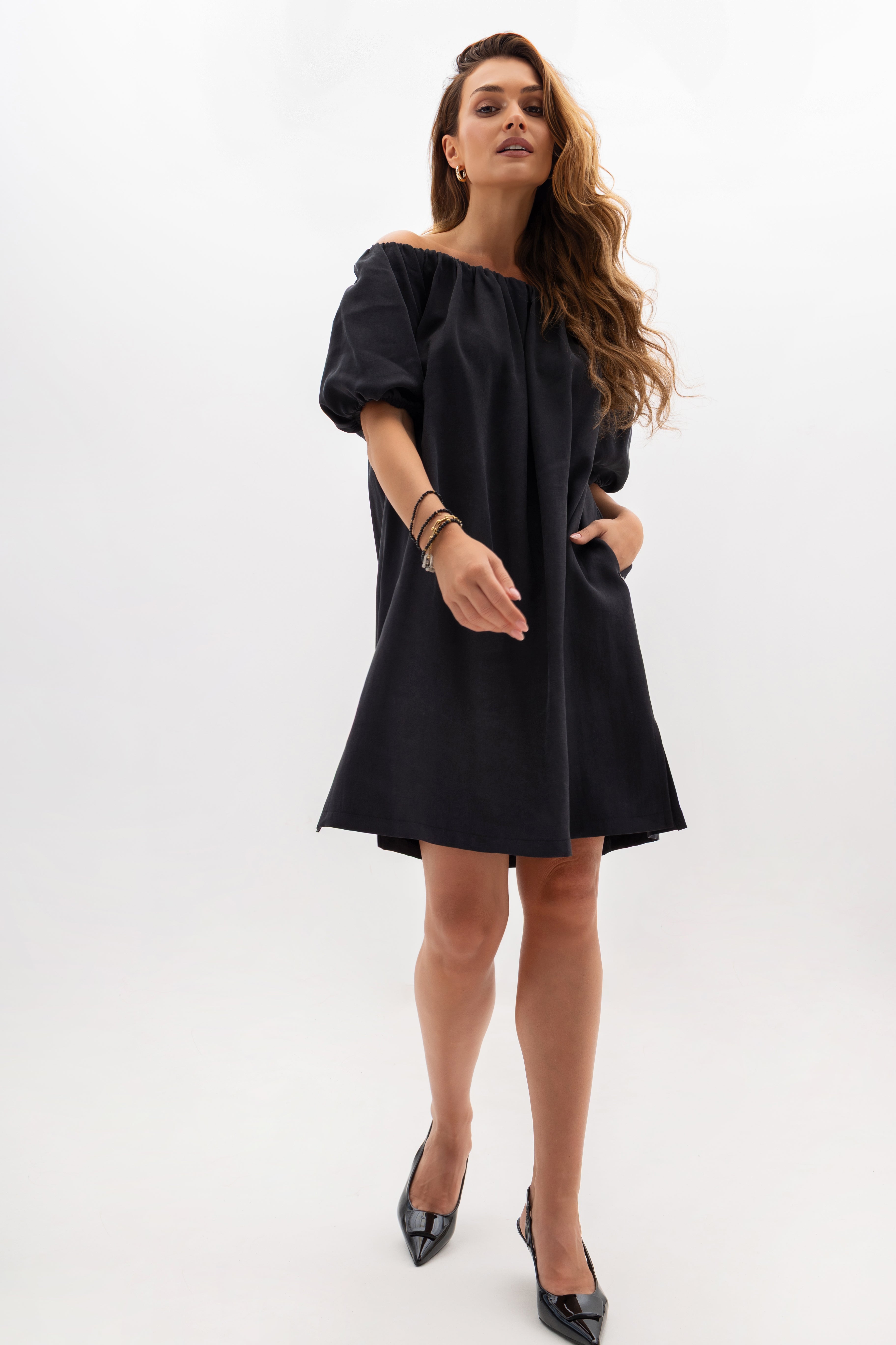 Graphite off-the-shoulder dress — elegant styling for an evening out, dinner at a restaurant, and informal party | Bastet | Spironik.pl