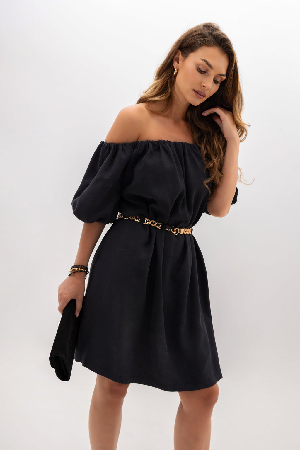 Grafitowa sukienka hiszpanka z bufkami i funkcjonalnymi kieszeniami, doskonała na wakacyjne spacery | Bastet | Spironik.pl