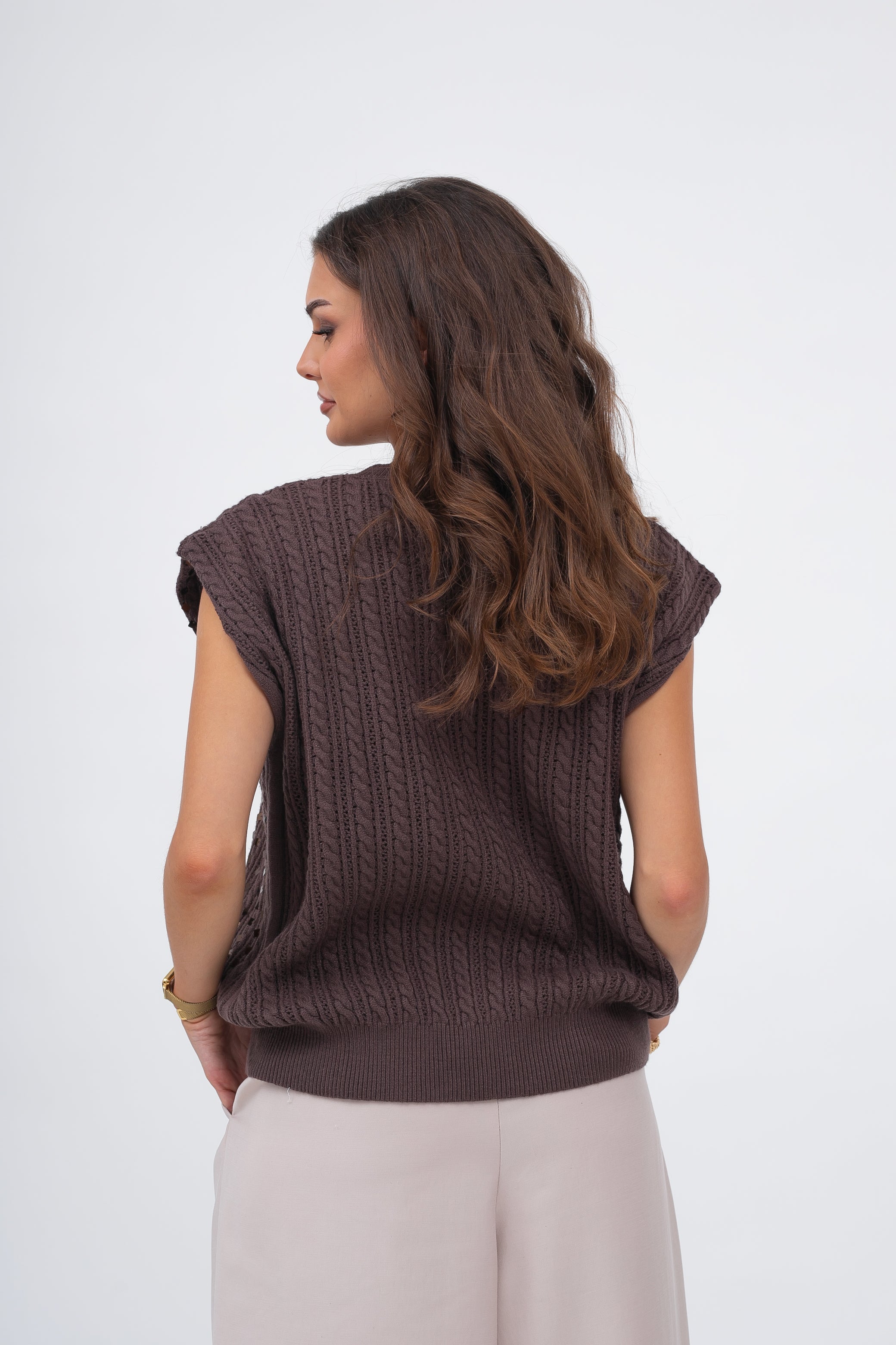 Luksusowy top GLOW z wiskozy, ozdobiony cekinami, w eleganckim odcieniu mlecznej czekolady | Bastet | Spironik.pl