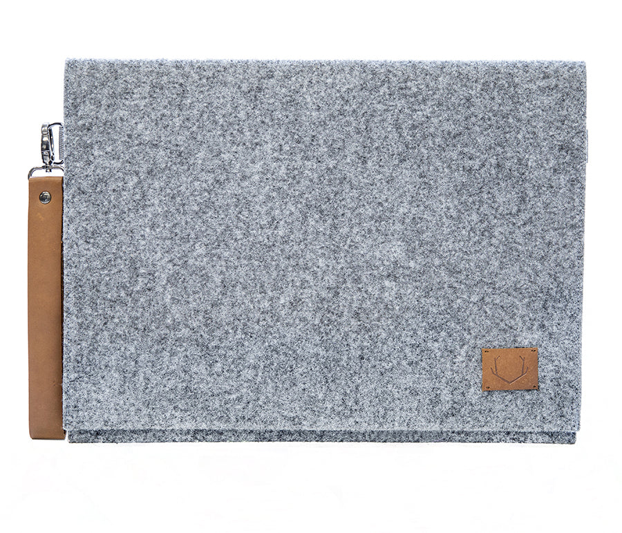 Torba na laptopa Berg 15” – szara, widok z przodu, ECO filc z recyklingu.