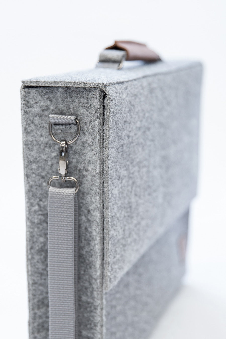 Torba laptopowa szara eco filc, klasyczna minimalistyczna forma