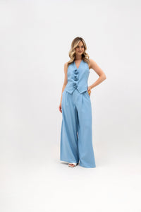 Wide trousers with pleats and a belt – an elegant viscose design. Color: Sky Blue
