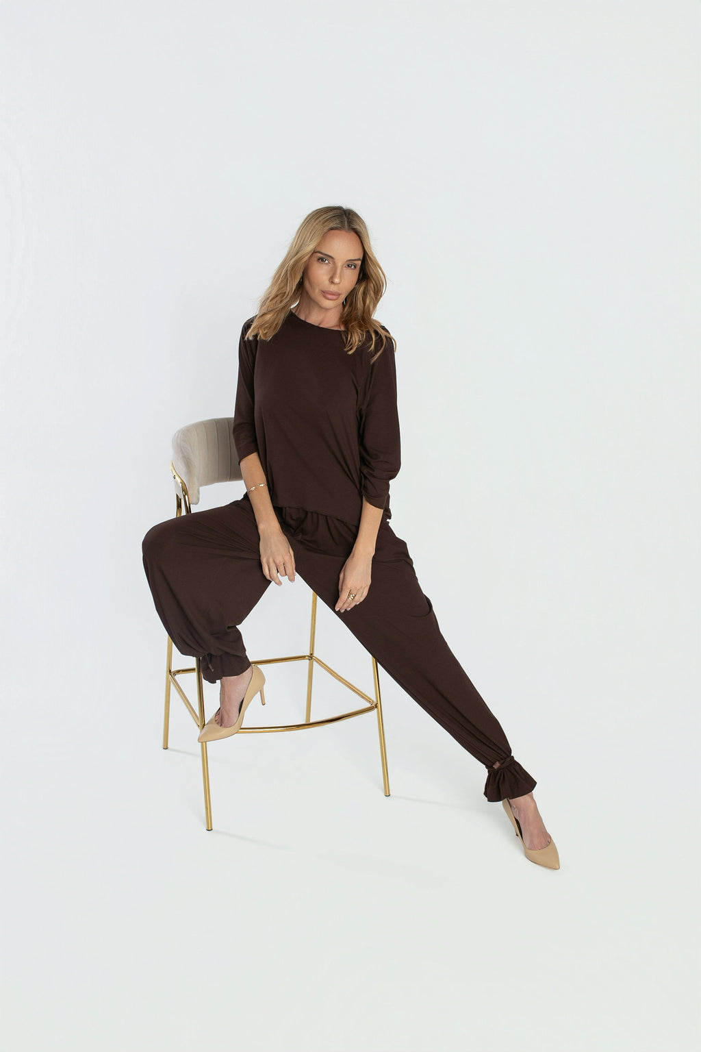 Bluzka damska z reglanowymi rękawami i ozdobną mereżką, wykonana z wysokiej jakości wiskozy | BastetStore | Spironik.pl