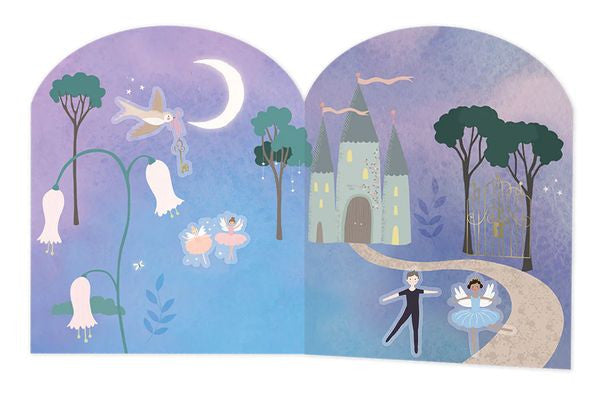 Widok z boku na plansze ilustrujące zaczarowany świat jeziora łabędzi | Floss & Rock | Spironik.pl