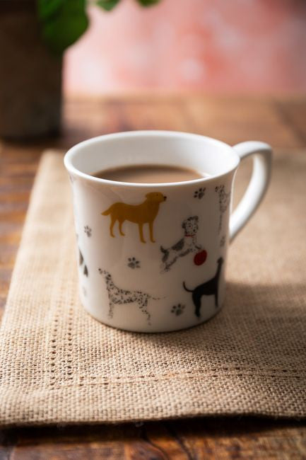 Kubek Mikasa w użyciu, idealny do serwowania kawy lub herbaty | KitchenKraft | Spironik.pl