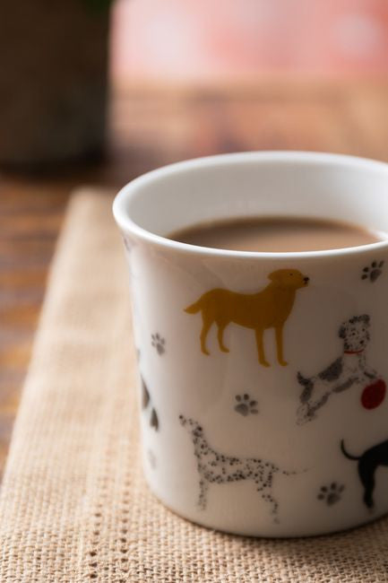 Kubek Mikasa w zmywarce, pokazujący możliwość mycia w zmywarce | KitchenKraft | Spironik.pl