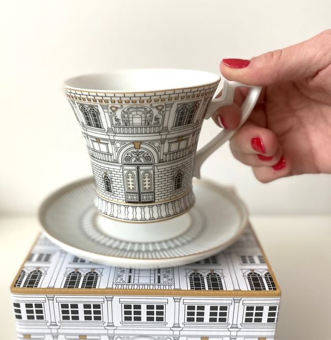 Ozdobny spodek do filiżanki Palazzo, biały z eleganckim wzorem, widok z boku | EasyLife | Spironik.pl