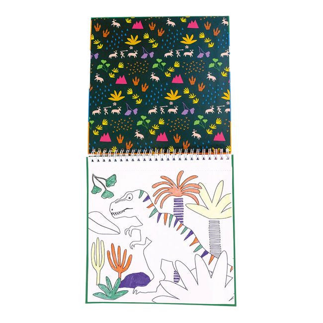 Detal materiału książeczki do kolorowania, zbliżenie na teksturę papieru i tuszy roślinnych | Floss & Rock | Spironik.pl