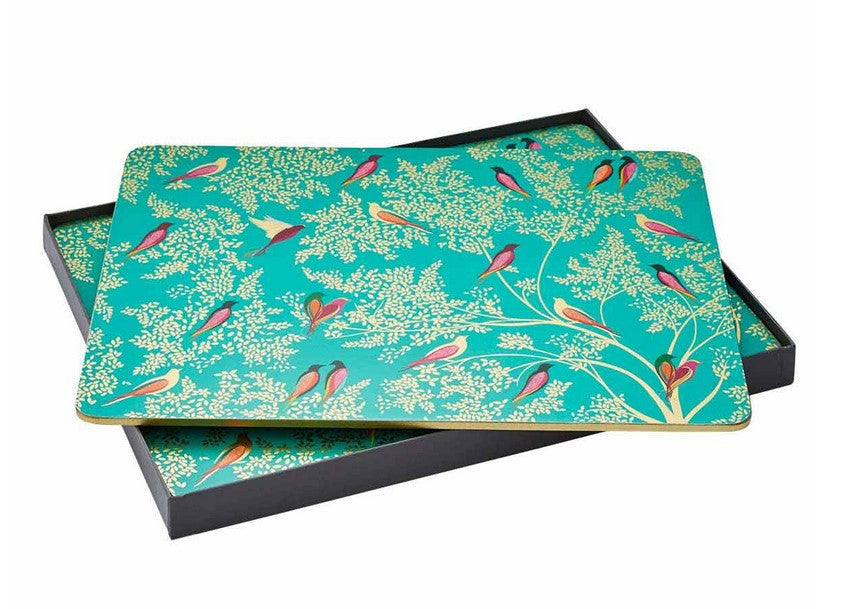 Podkładki w użyciu na stole, prezentujące elegancki wzór i kolorystykę | Pimpernel | Spironik.pl