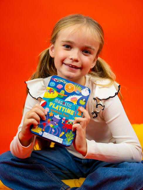 Zbliżenie na magnetyczne elementy układanki, w tym rekiny i ośmiornice | Floss & Rock | Spironik.pl