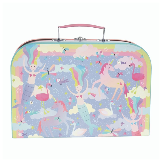 Zestaw do herbaty z grającym czajniczkiem, widok z przodu, kolorowe ilustracje z motywem Krainy Fantazji | Floss & Rock | Spironik.pl