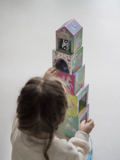 Widok na dużą skrzynkę z zestawem do układania, z uchwytem do wygodnego przenoszenia | Floss & Rock | Spironik.pl