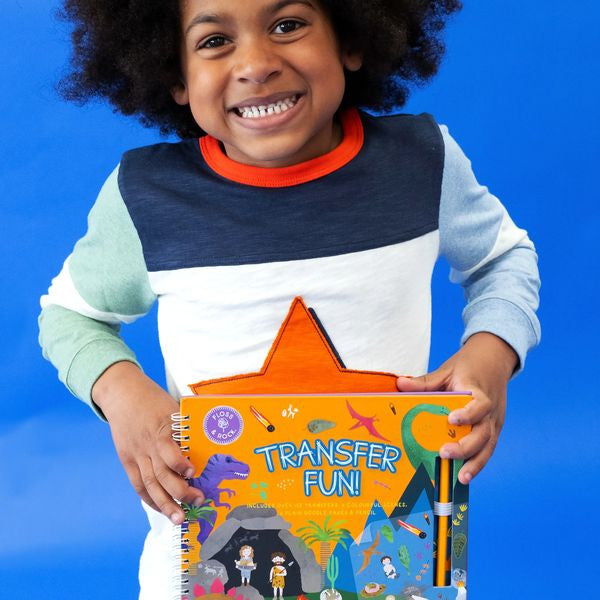 Detal arkuszy folii z grafikami dinozaurów, idealny do kreatywnej zabawy dla dzieci | Floss & Rock | Spironik.pl