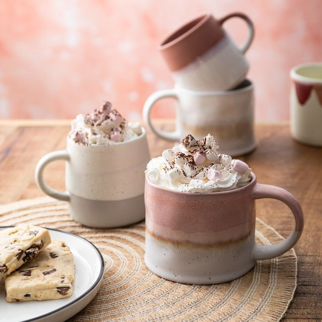 Zbliżenie faktury kamionki kubka Mikasa, różowy, trwały i odporny na zmywarkę | KitchenKraft | Spironik.pl