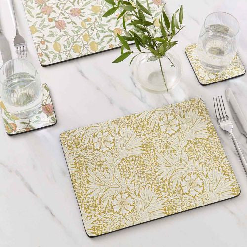 Widok z boku dużych podkładek korkowych, ukazujący ich grubość i jakość wykonania | Pimpernel | Spironik.pl