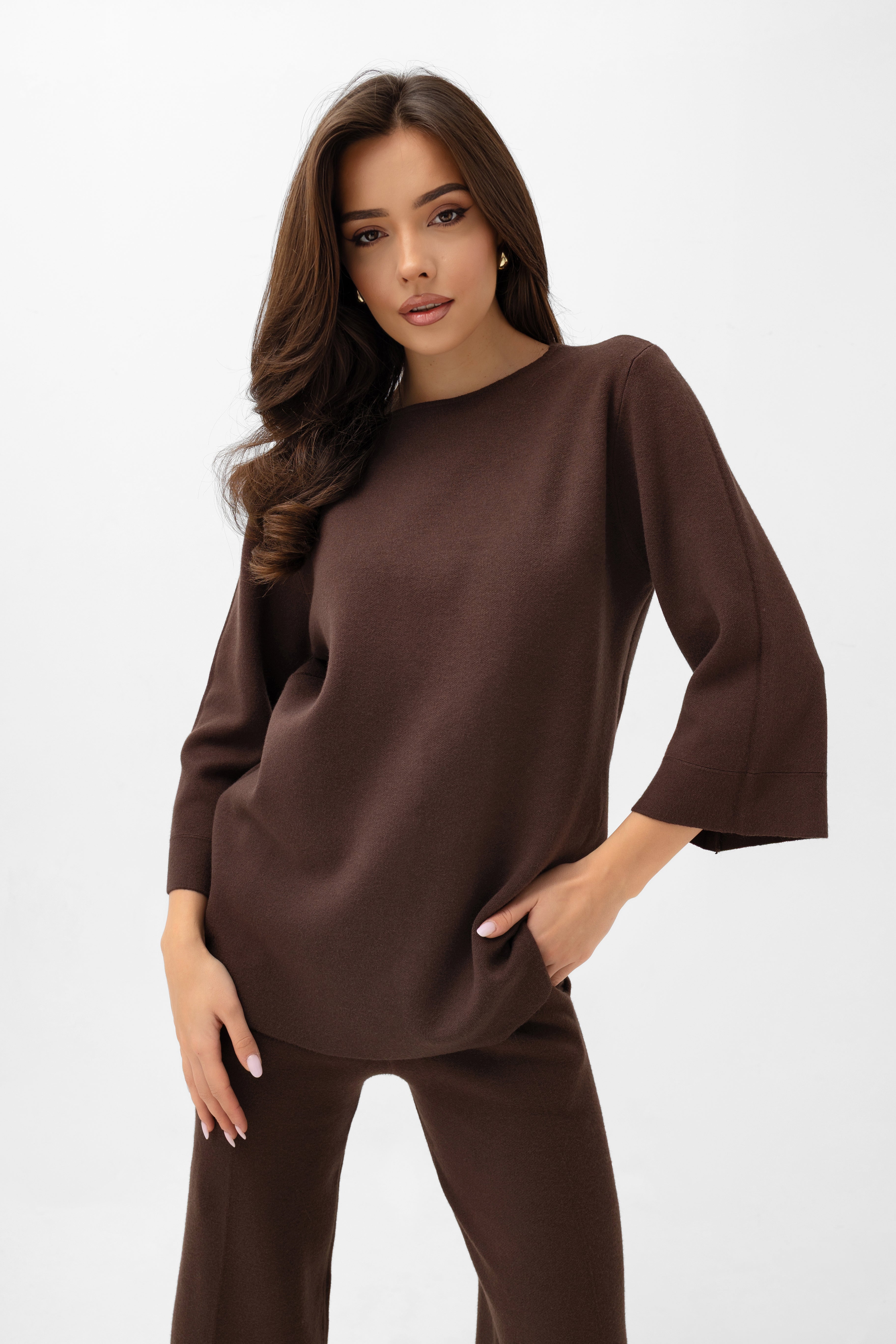 Komplet sweterkowy w kolorze brązowym z rękawem 3/4, idealny na eleganckie i casualowe okazje | Bastet | Spironik.pl