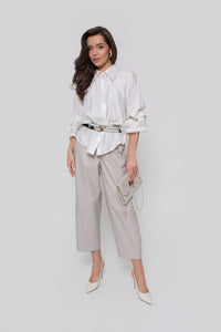 Women's raglan sleeve shirt with lace. Ecru color