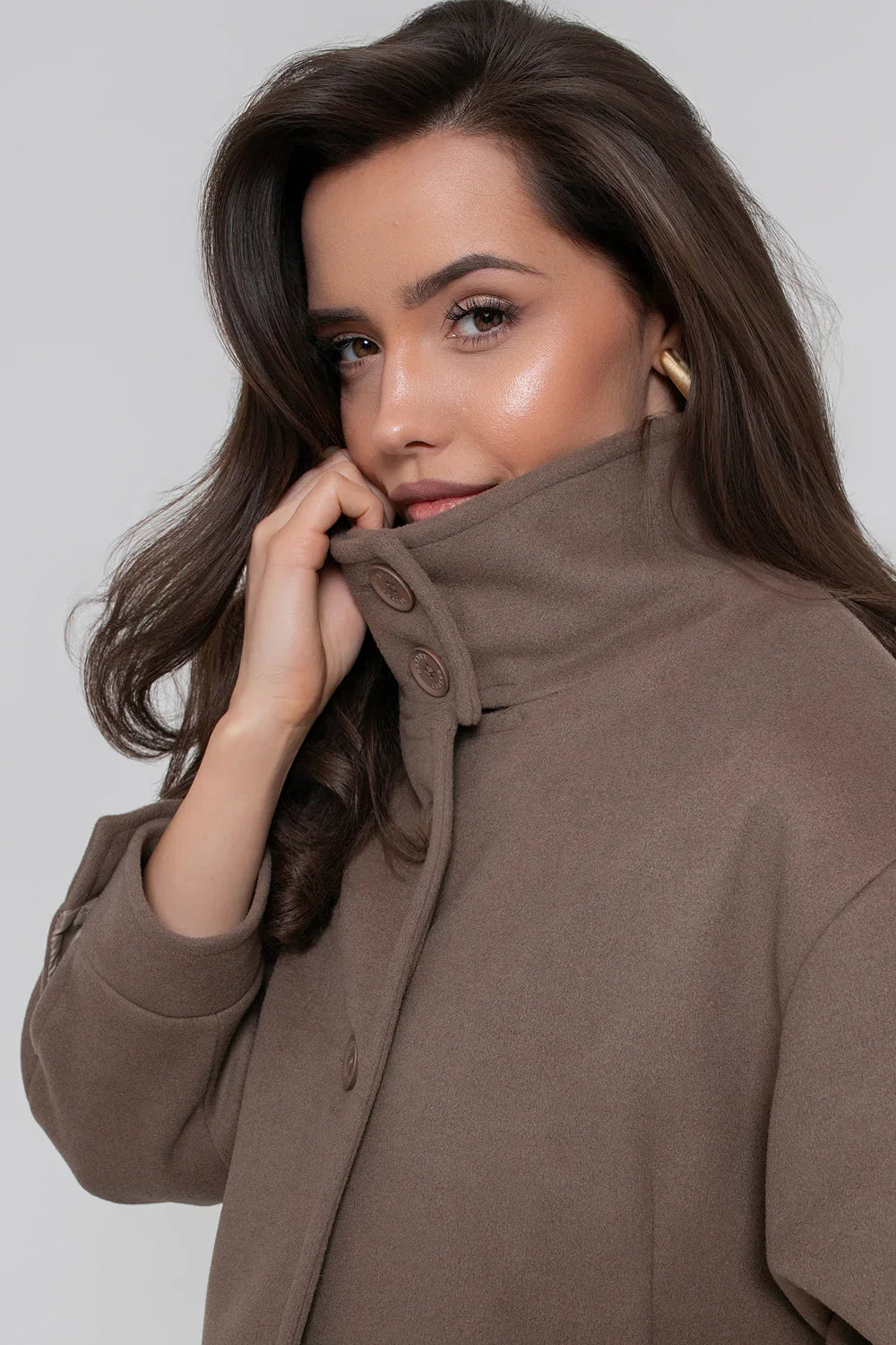 Stylová dámská bunda z flauše, s funkčními kapsami a manžetami na knoflíky | Bastet | Spironik.pl