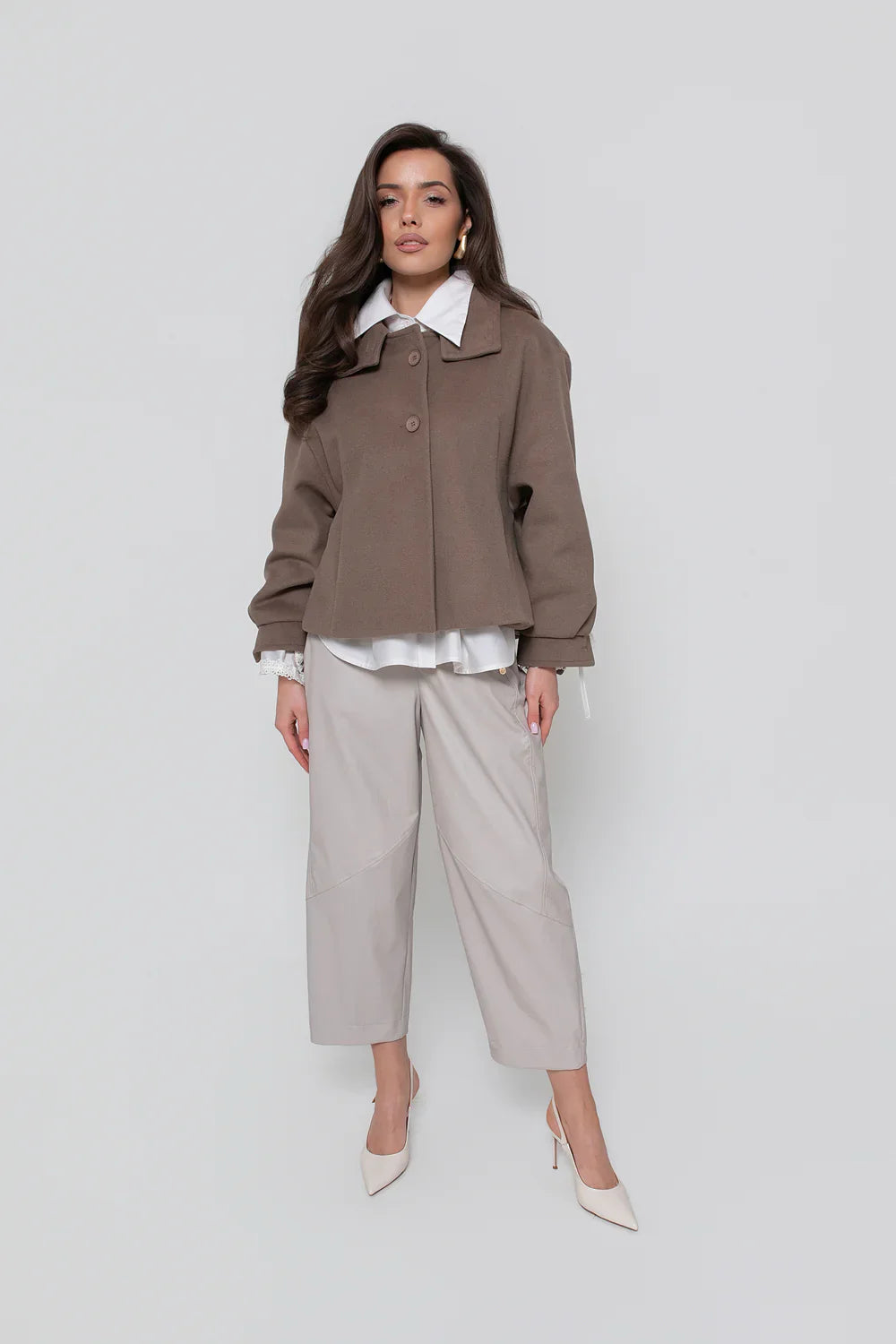 Bunda z flauše v barvě cappuccino, ideální pro casualové a smart casualové outfity | Bastet | Spironik.pl