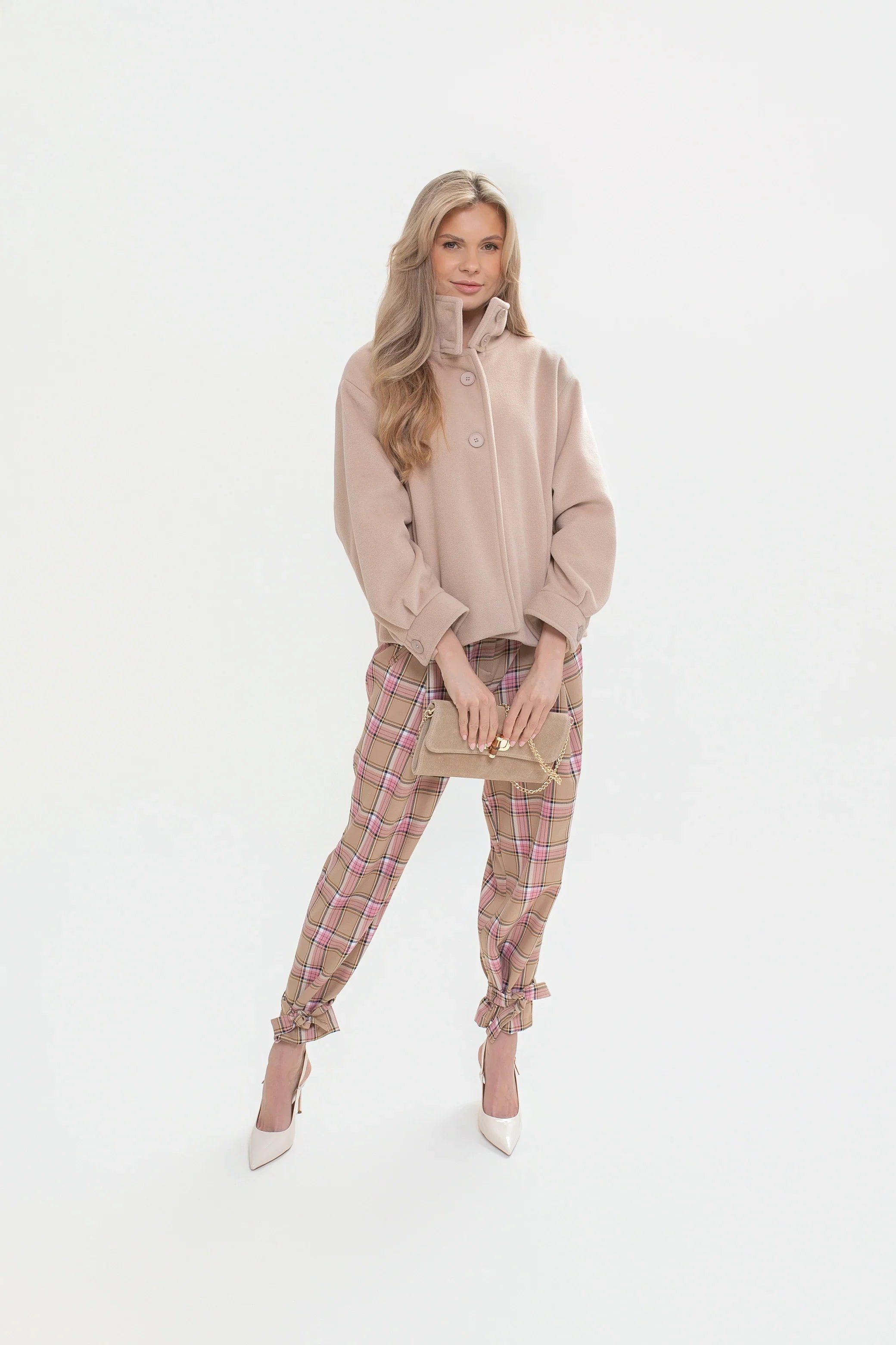 Krátká oversize bunda z flauše, s kontrafaldou a funkčními kapsami | Bastet | Spironik.pl