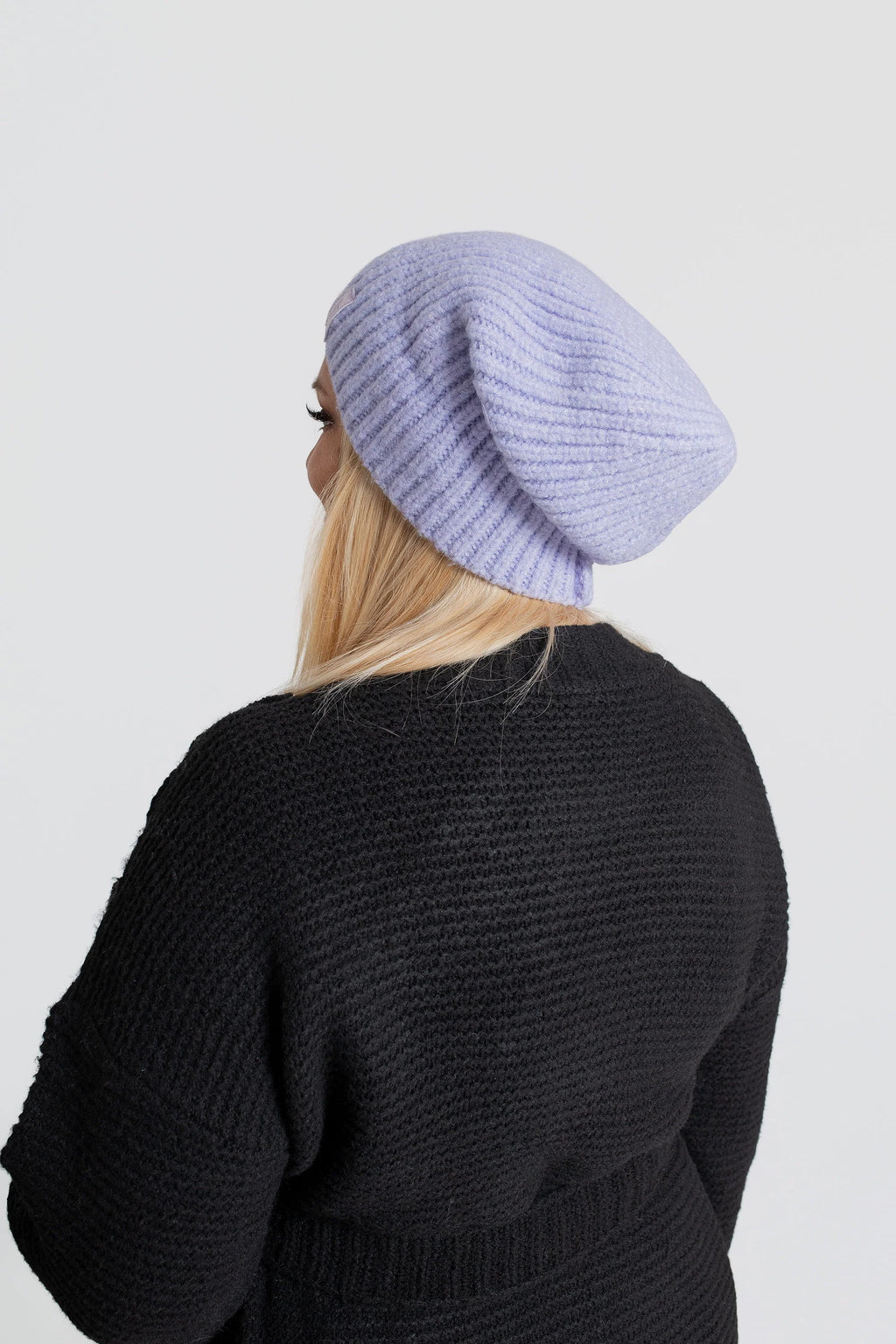LUMI Czapka damska beanie z logo. Kolor Liliowy