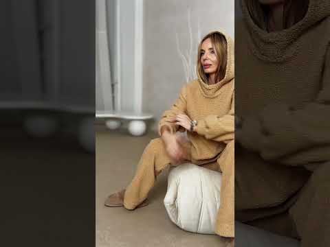 Bluza baranek z kapturem - Bastet by Agnieszka Włodarczyk. Kolor Niebieski