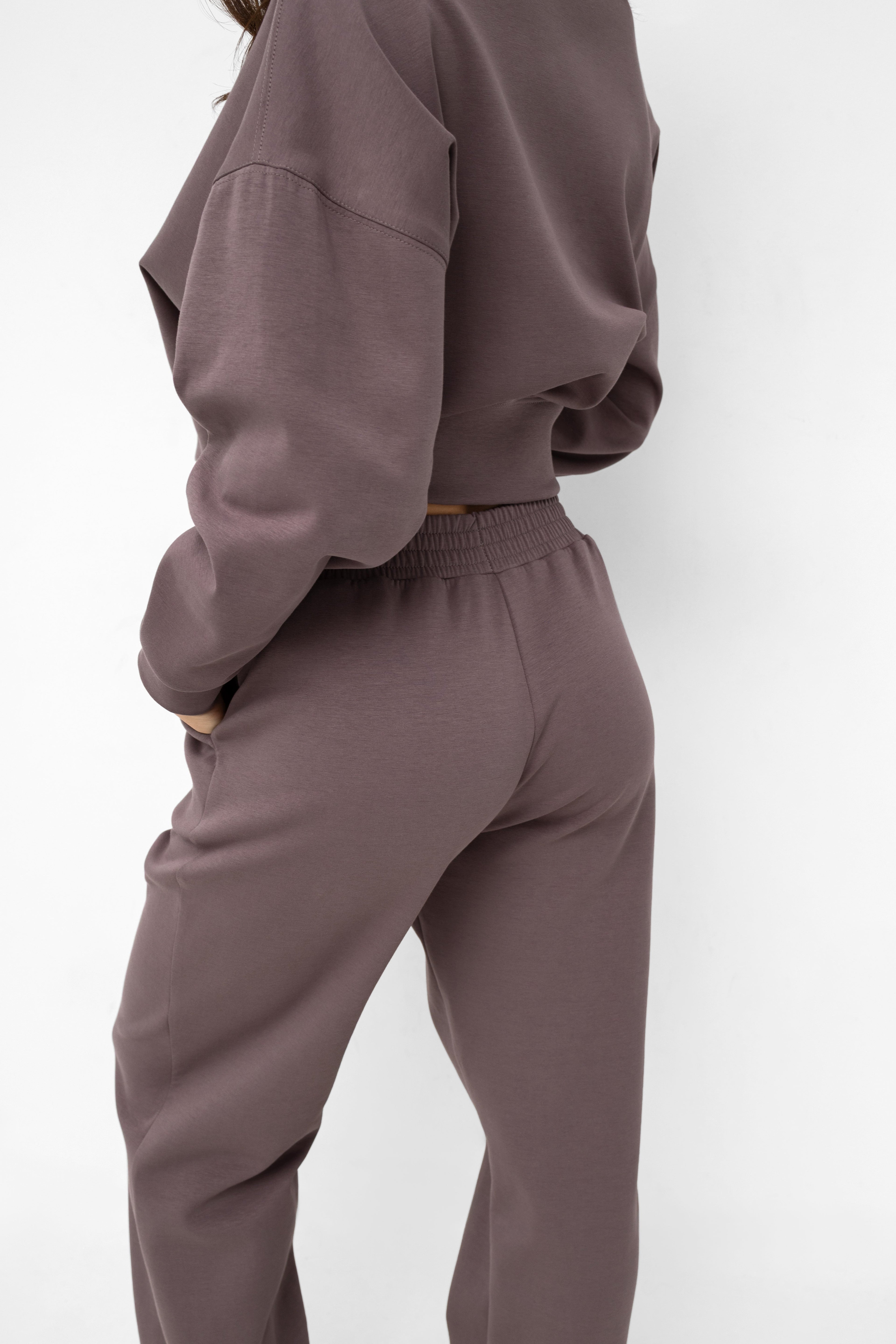 Spodnie z szerokim podwinięciem i modnymi akcentami | Bastet | Spironik.pl