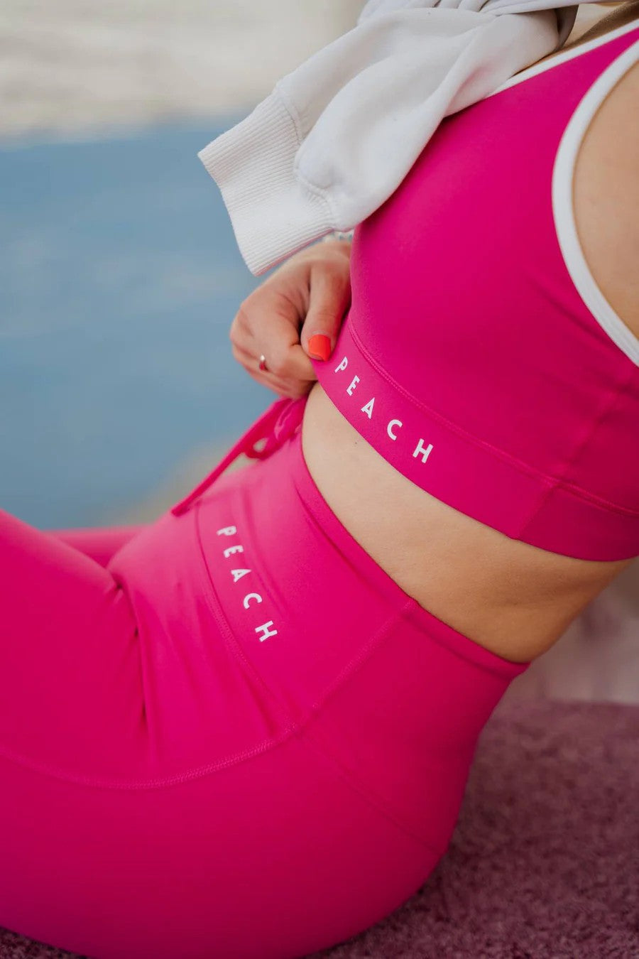 Raspberry Dream w pełnej sylwetce – dopasowanie, ECO, styl fitness fashion.