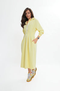 Hooded sweatshirt dress with pockets. Color Yellow