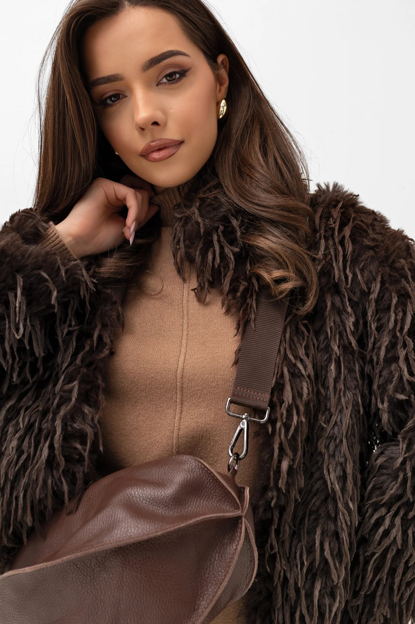 Modna i trwała torebka nerka w kolorze czekoladowym z limitowanej kolekcji Bastet by Agnieszka Włodarczyk | Spironik.pl